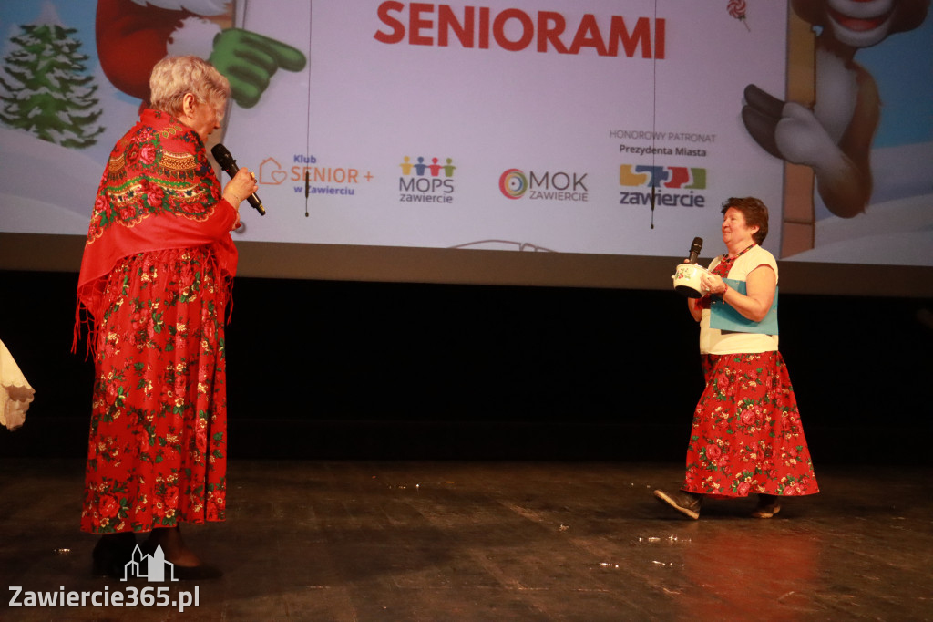 Fotorelacja: Świętowanie z Seniorami w MOK Zawiercie