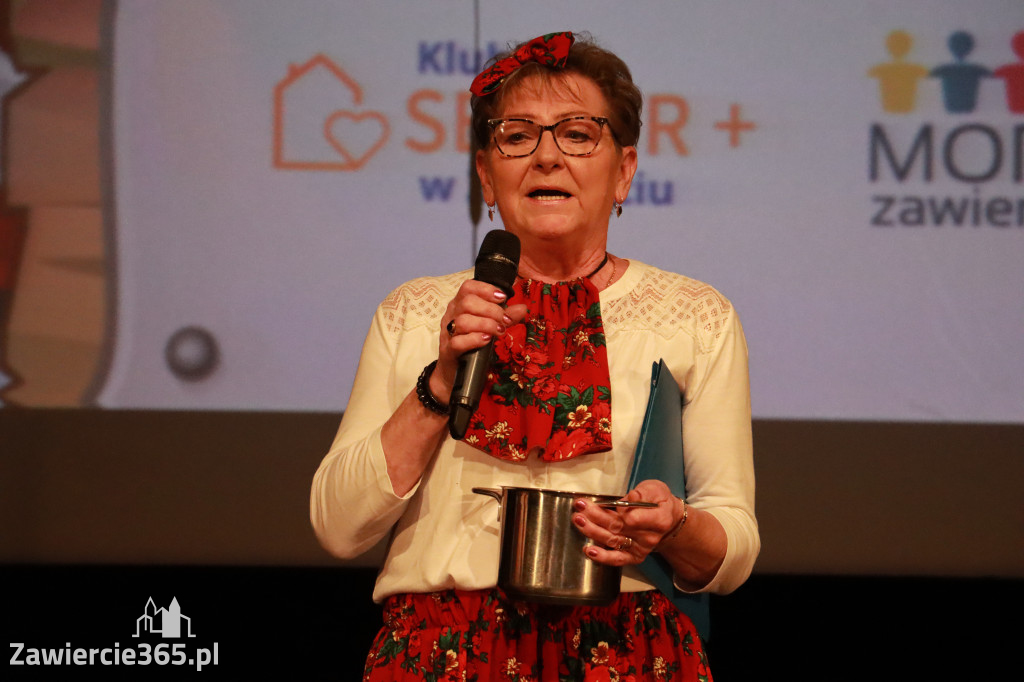 Fotorelacja: Świętowanie z Seniorami w MOK Zawiercie