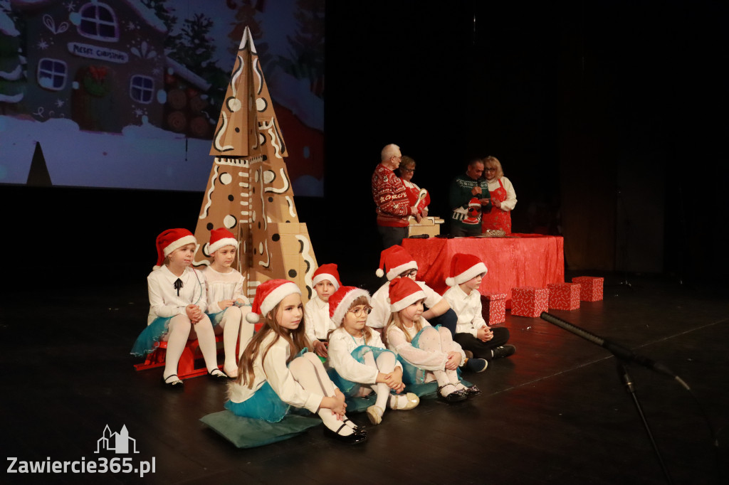 Fotorelacja: Świętowanie z Seniorami w MOK Zawiercie