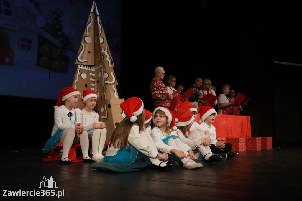 Fotorelacja: Świętowanie z Seniorami w MOK Zawiercie