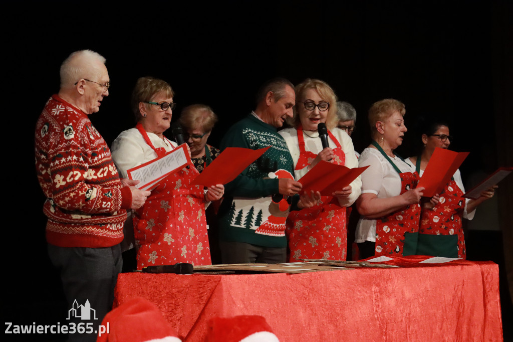 Fotorelacja: Świętowanie z Seniorami w MOK Zawiercie