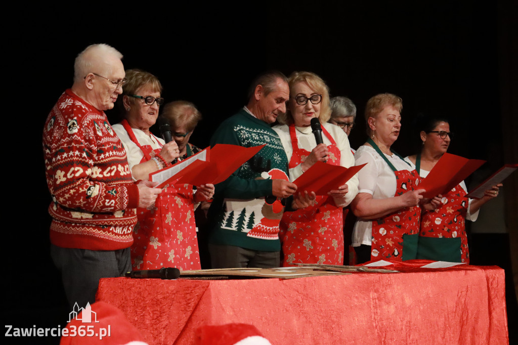 Fotorelacja: Świętowanie z Seniorami w MOK Zawiercie
