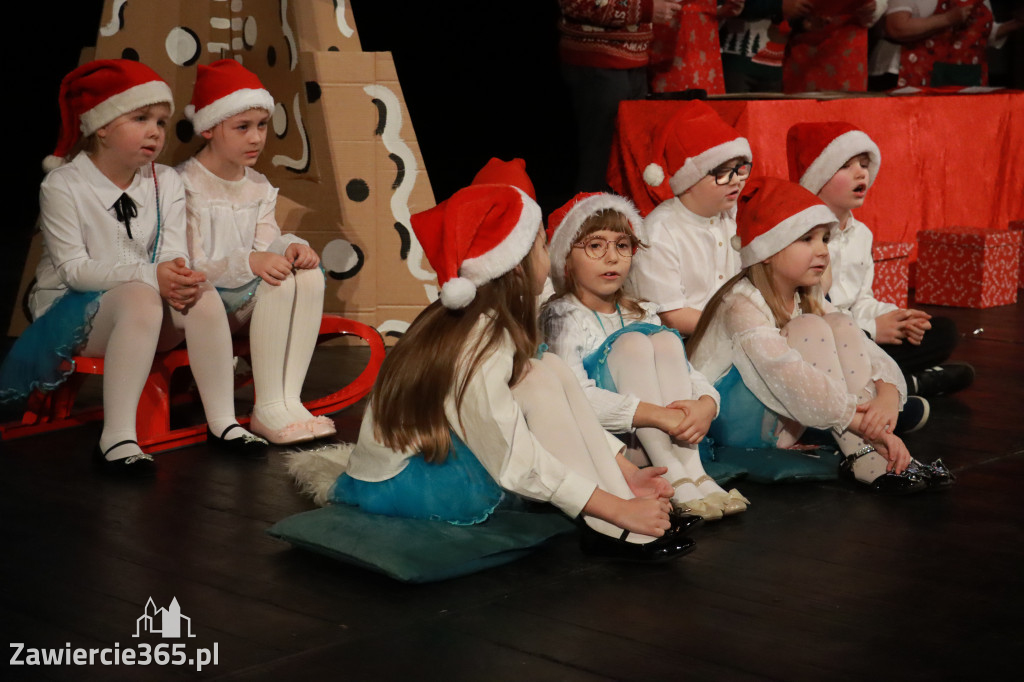 Fotorelacja: Świętowanie z Seniorami w MOK Zawiercie