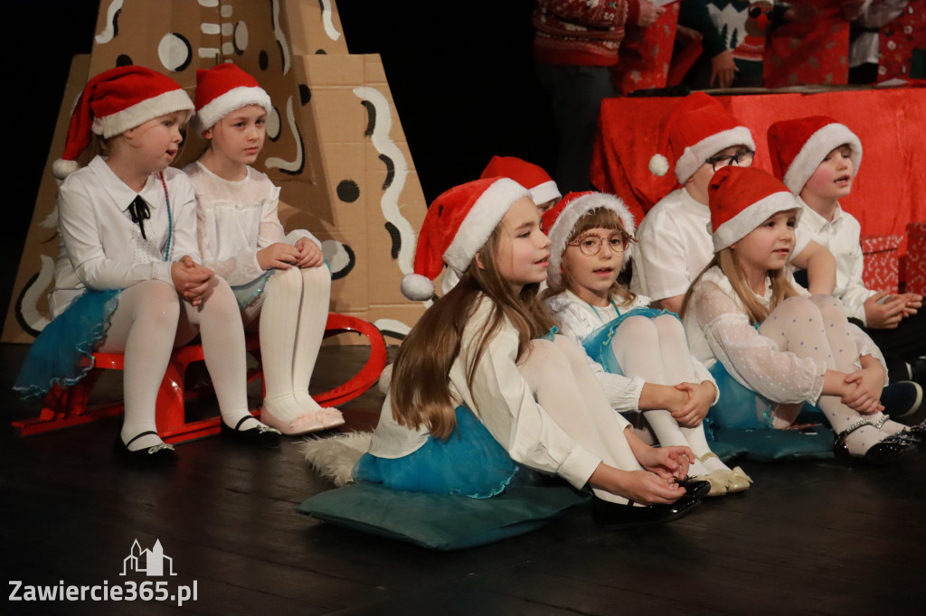 Fotorelacja: Świętowanie z Seniorami w MOK Zawiercie