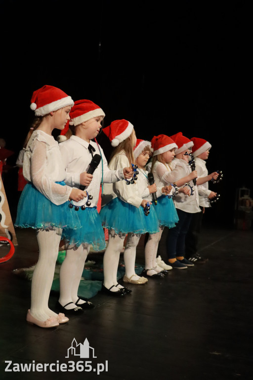 Fotorelacja: Świętowanie z Seniorami w MOK Zawiercie