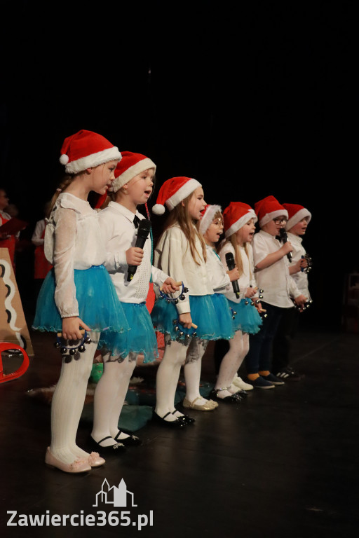 Fotorelacja: Świętowanie z Seniorami w MOK Zawiercie