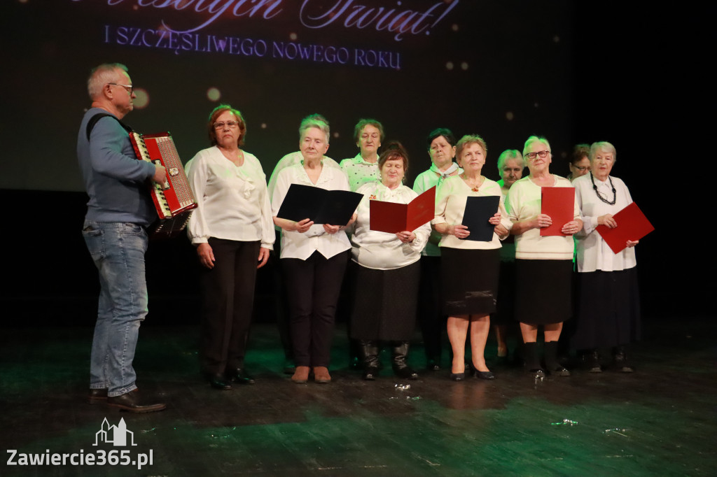 Fotorelacja: Świętowanie z Seniorami w MOK Zawiercie