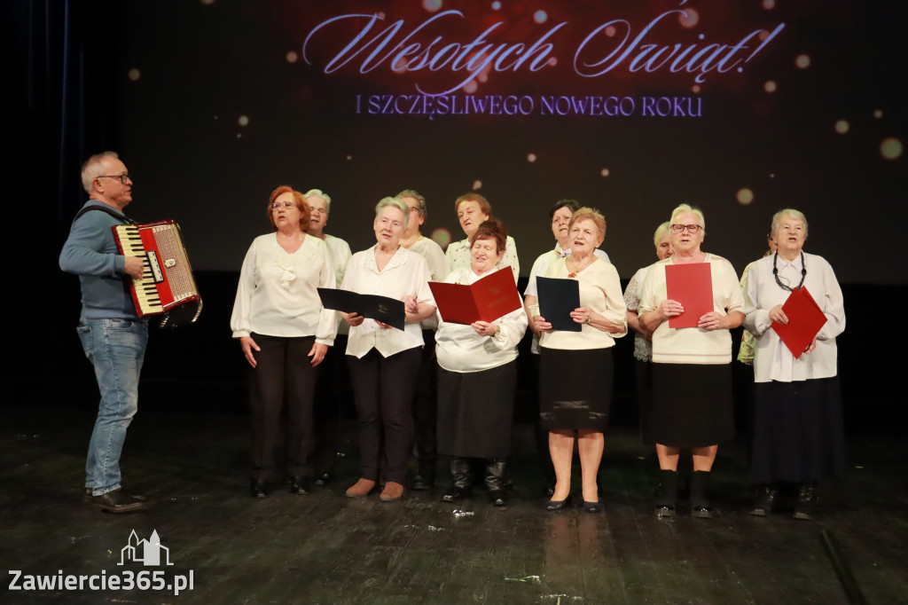 Fotorelacja: Świętowanie z Seniorami w MOK Zawiercie