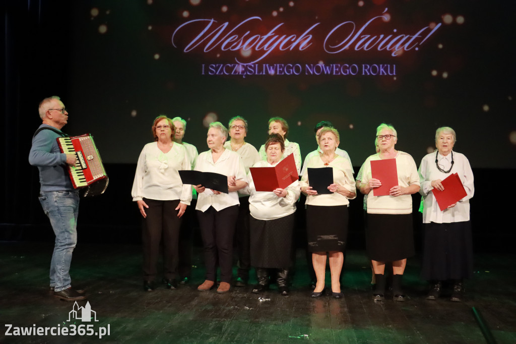 Fotorelacja: Świętowanie z Seniorami w MOK Zawiercie