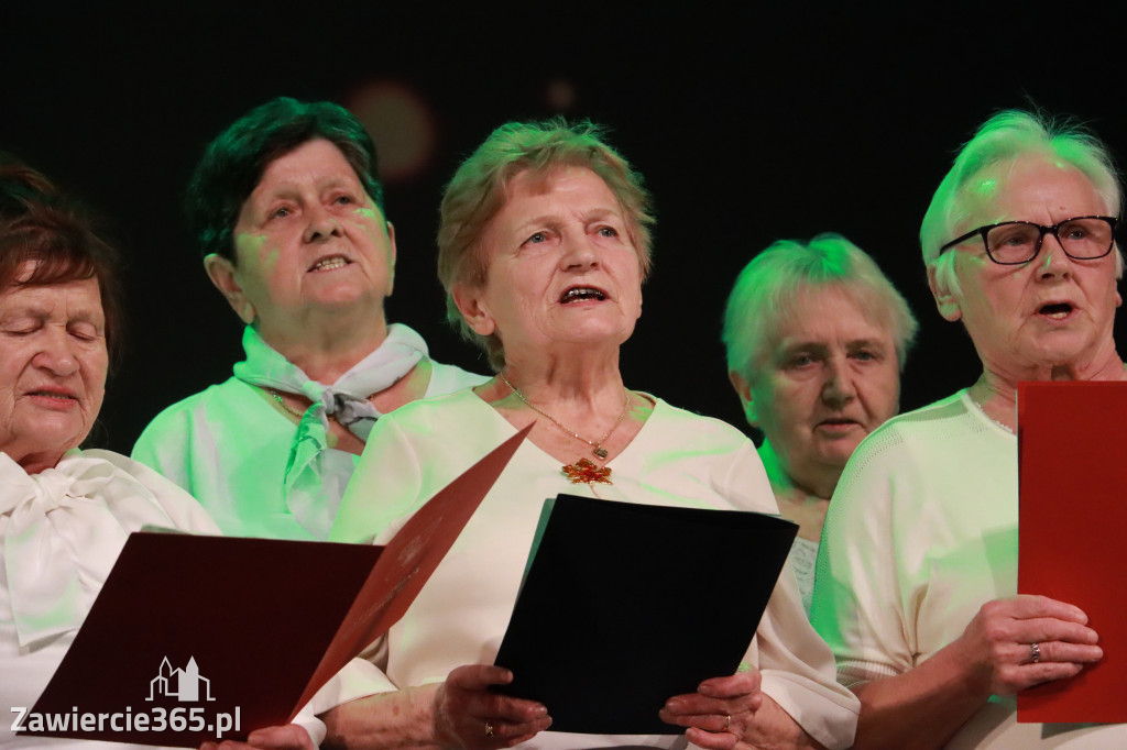 Fotorelacja: Świętowanie z Seniorami w MOK Zawiercie