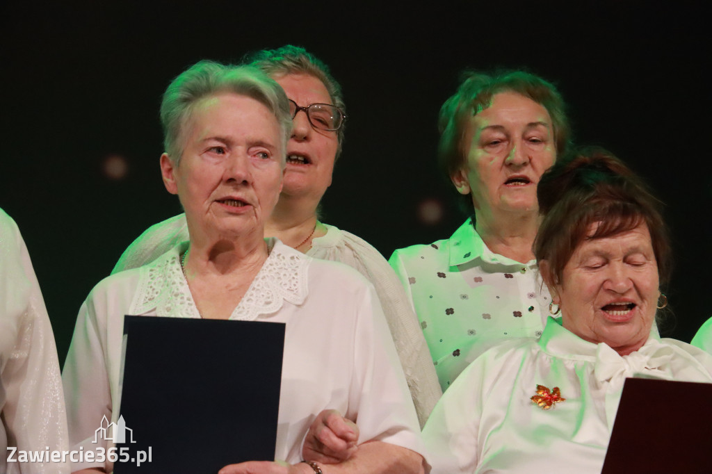 Fotorelacja: Świętowanie z Seniorami w MOK Zawiercie