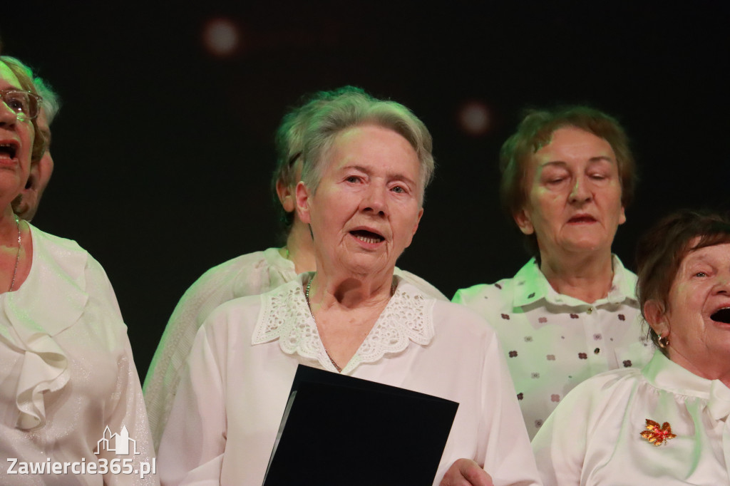 Fotorelacja: Świętowanie z Seniorami w MOK Zawiercie