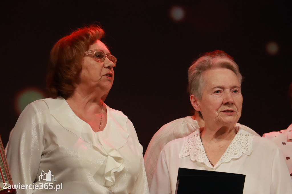 Fotorelacja: Świętowanie z Seniorami w MOK Zawiercie