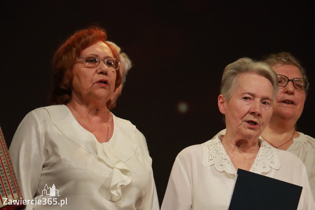 Fotorelacja: Świętowanie z Seniorami w MOK Zawiercie