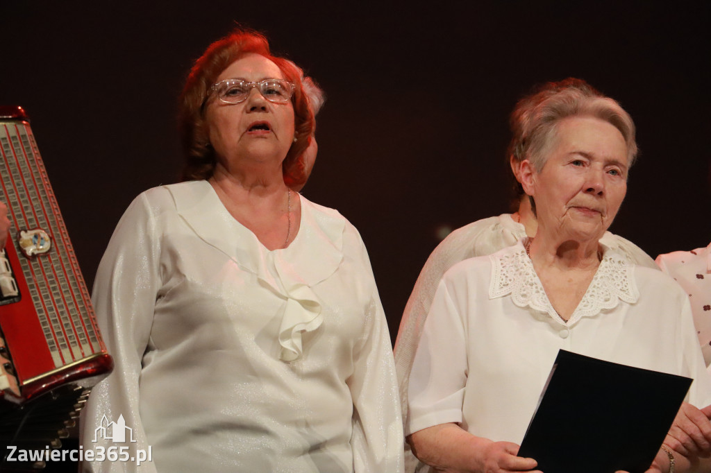 Fotorelacja: Świętowanie z Seniorami w MOK Zawiercie