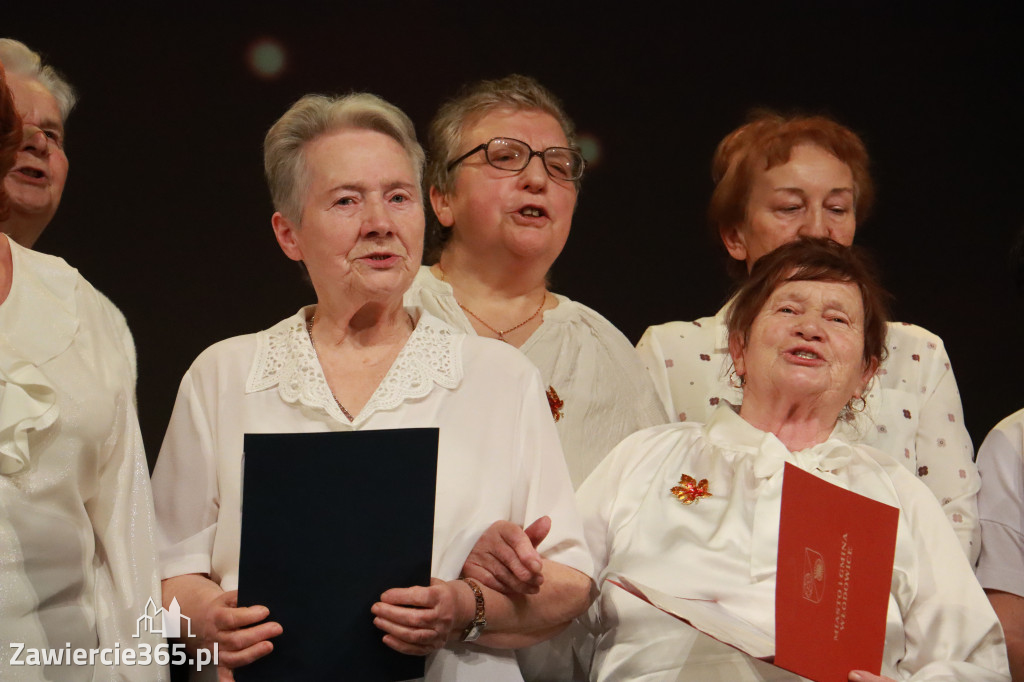 Fotorelacja: Świętowanie z Seniorami w MOK Zawiercie