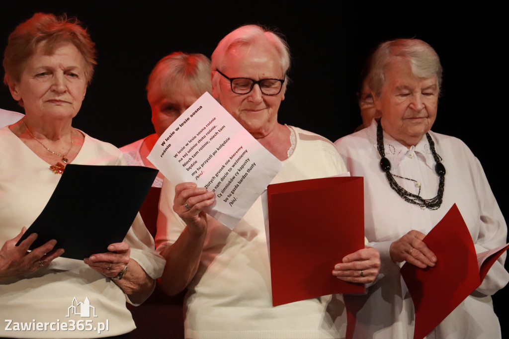 Fotorelacja: Świętowanie z Seniorami w MOK Zawiercie