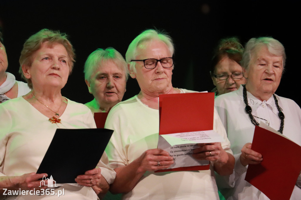 Fotorelacja: Świętowanie z Seniorami w MOK Zawiercie