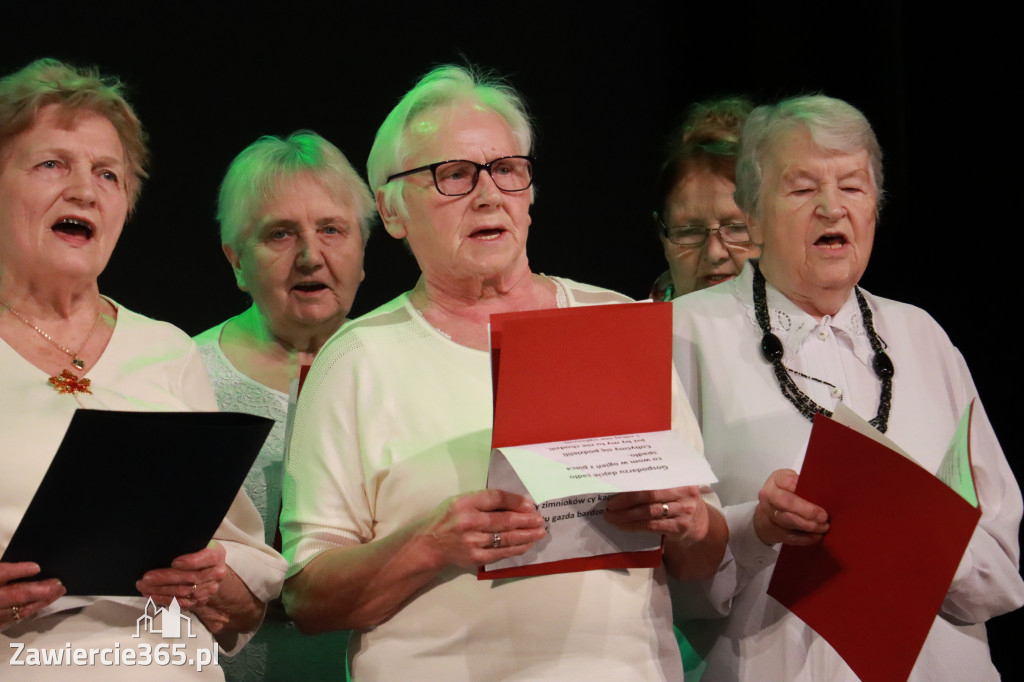 Fotorelacja: Świętowanie z Seniorami w MOK Zawiercie
