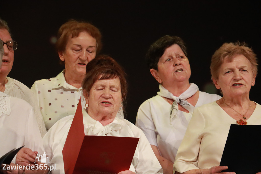 Fotorelacja: Świętowanie z Seniorami w MOK Zawiercie