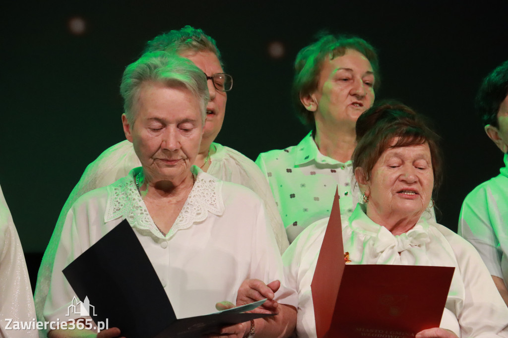 Fotorelacja: Świętowanie z Seniorami w MOK Zawiercie