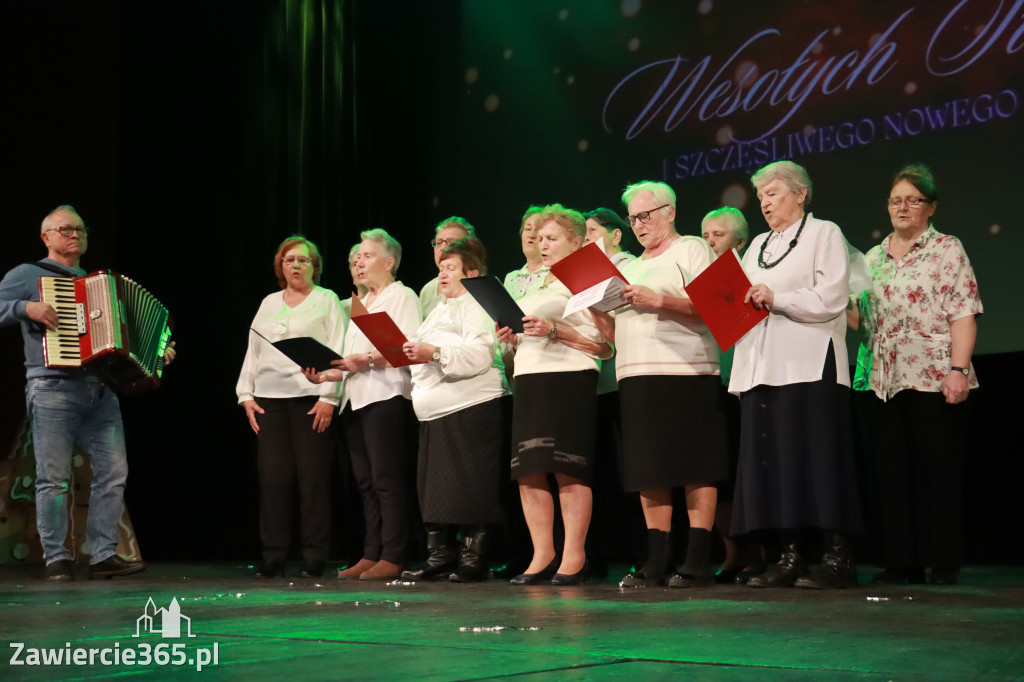 Fotorelacja: Świętowanie z Seniorami w MOK Zawiercie