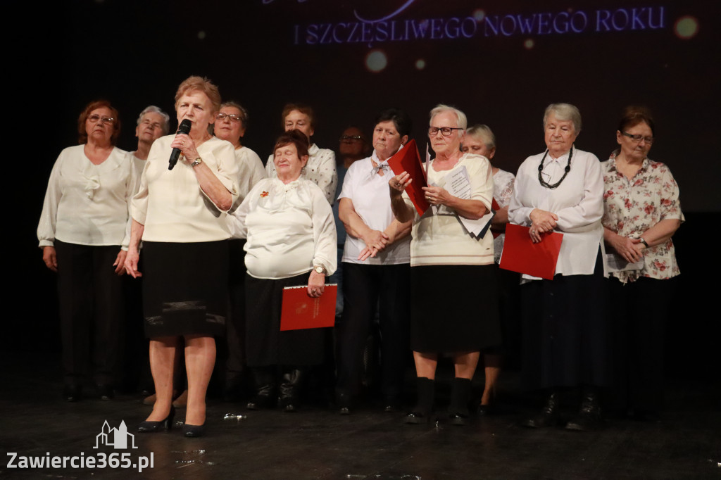 Fotorelacja: Świętowanie z Seniorami w MOK Zawiercie