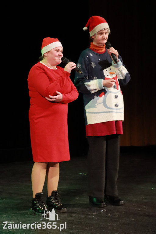 Fotorelacja: Świętowanie z Seniorami w MOK Zawiercie