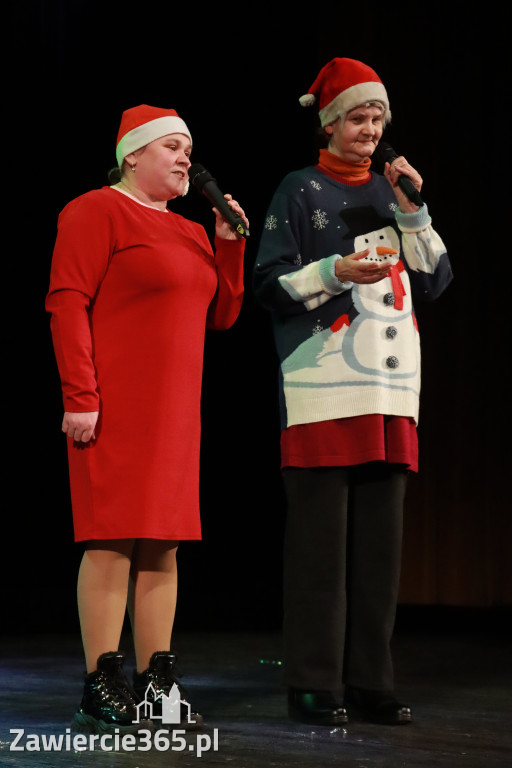 Fotorelacja: Świętowanie z Seniorami w MOK Zawiercie