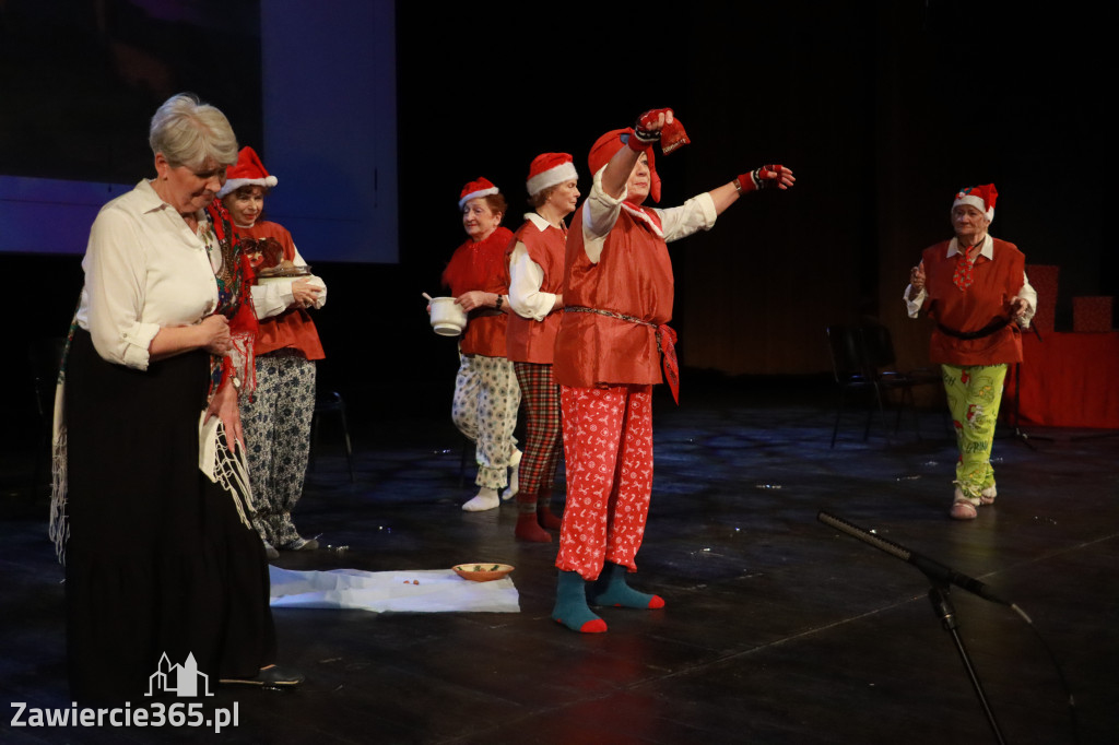 Fotorelacja: Świętowanie z Seniorami w MOK Zawiercie