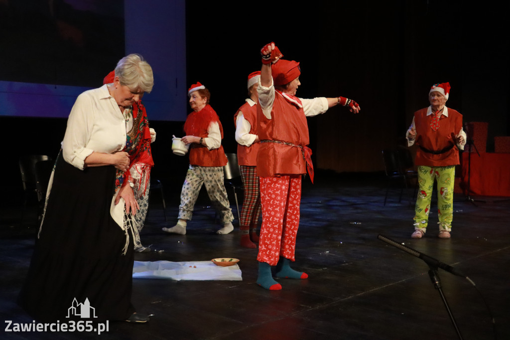 Fotorelacja: Świętowanie z Seniorami w MOK Zawiercie