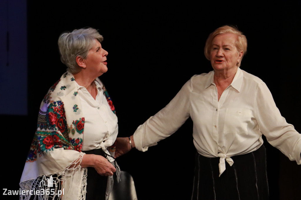 Fotorelacja: Świętowanie z Seniorami w MOK Zawiercie