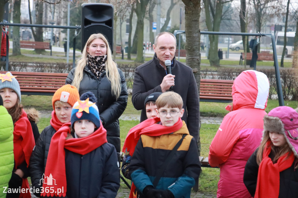 Fotorelacja: Wspólne kolędowanie uczniów i przedszkolaków w Zawierciu