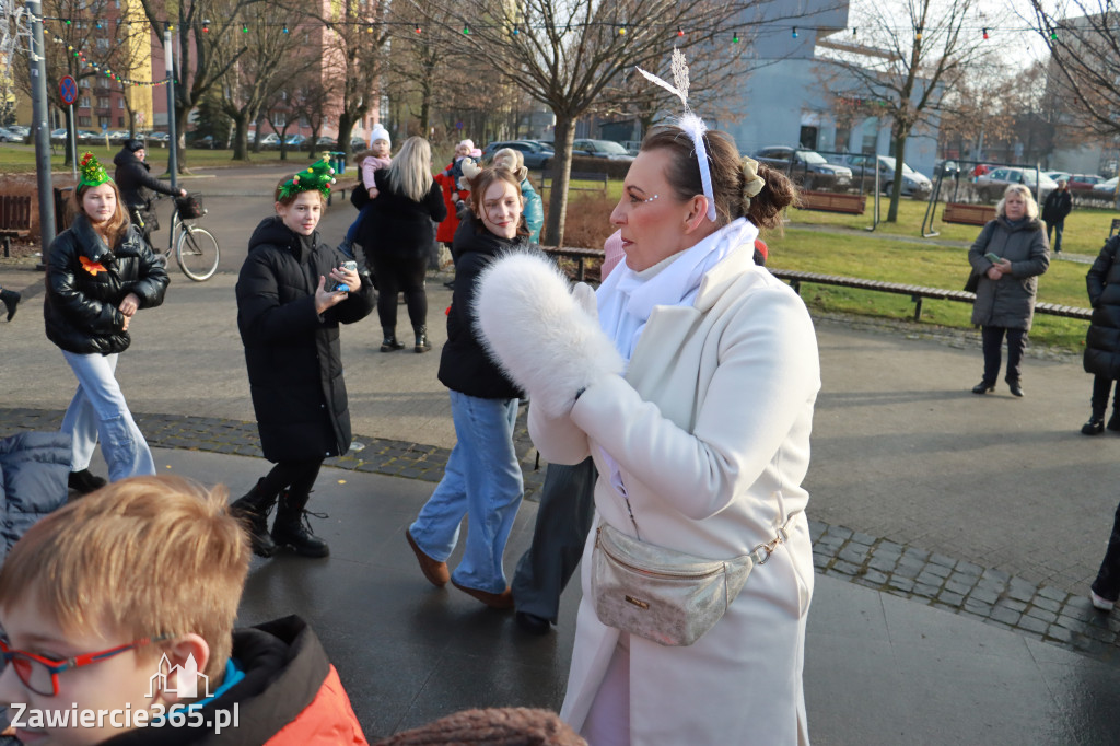Fotorelacja: Wspólne kolędowanie uczniów i przedszkolaków w Zawierciu