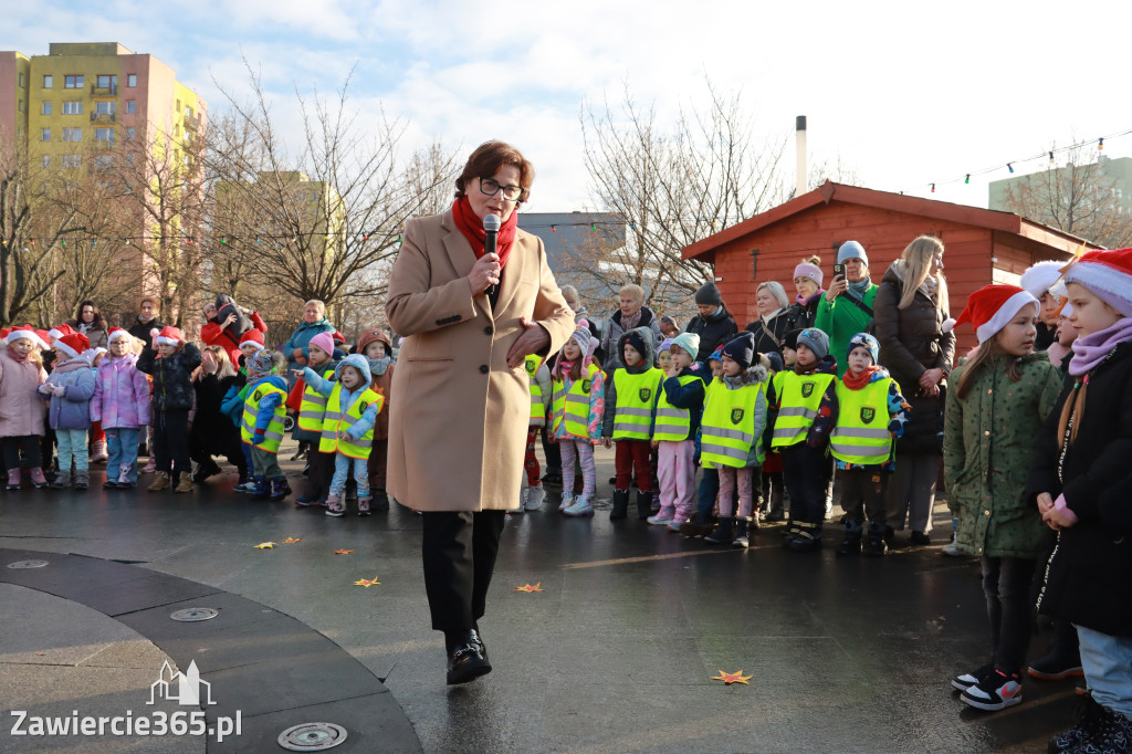 Fotorelacja: Wspólne kolędowanie uczniów i przedszkolaków w Zawierciu