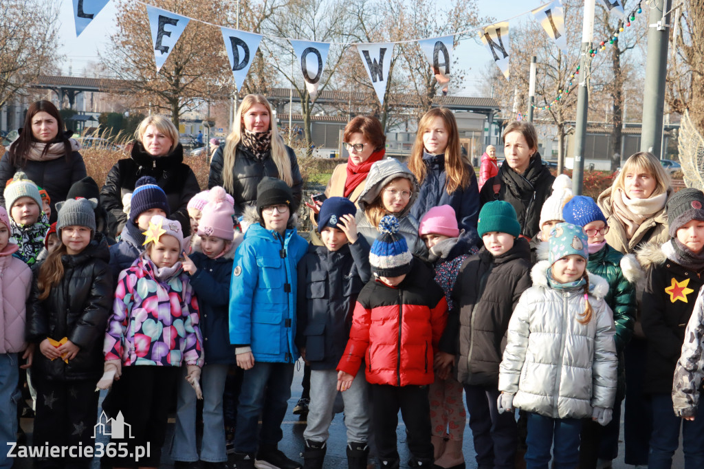 Fotorelacja: Wspólne kolędowanie uczniów i przedszkolaków w Zawierciu