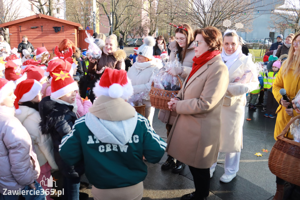 Fotorelacja: Wspólne kolędowanie uczniów i przedszkolaków w Zawierciu