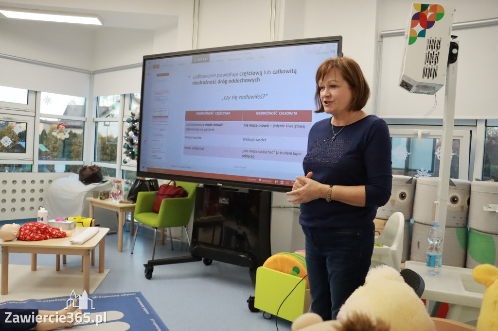 Fotorelacja: Szkolenie z pierwszej pomocy dla kadry Żłobka Miejskiego w Łazach