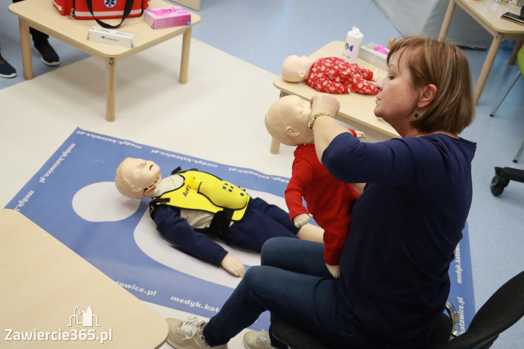 Fotorelacja: Szkolenie z pierwszej pomocy dla kadry Żłobka Miejskiego w Łazach