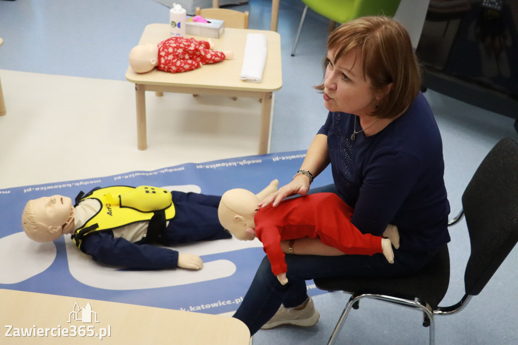 Fotorelacja: Szkolenie z pierwszej pomocy dla kadry Żłobka Miejskiego w Łazach