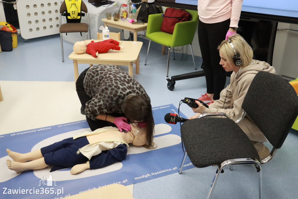 Fotorelacja: Szkolenie z pierwszej pomocy dla kadry Żłobka Miejskiego w Łazach