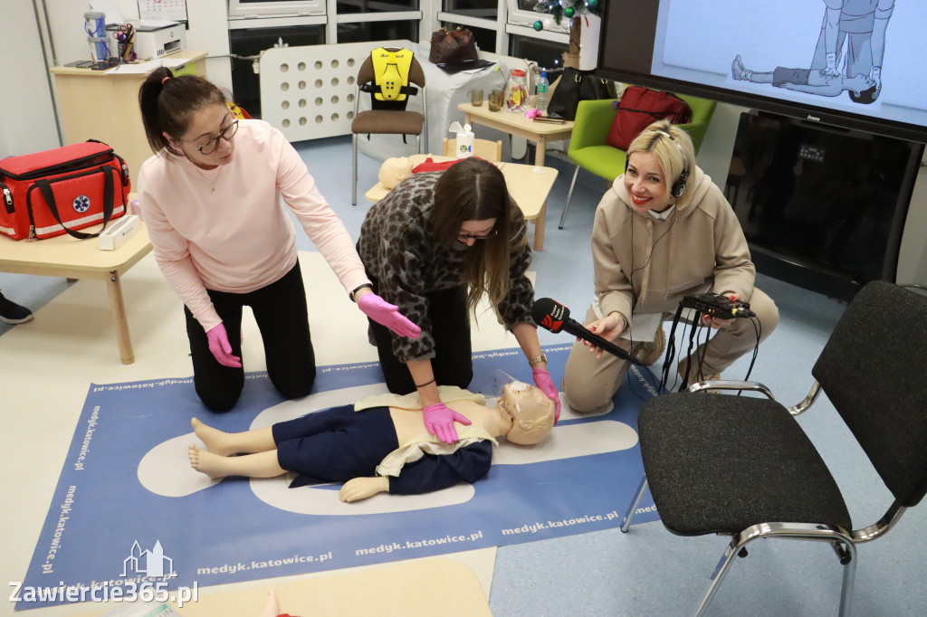 Fotorelacja: Szkolenie z pierwszej pomocy dla kadry Żłobka Miejskiego w Łazach