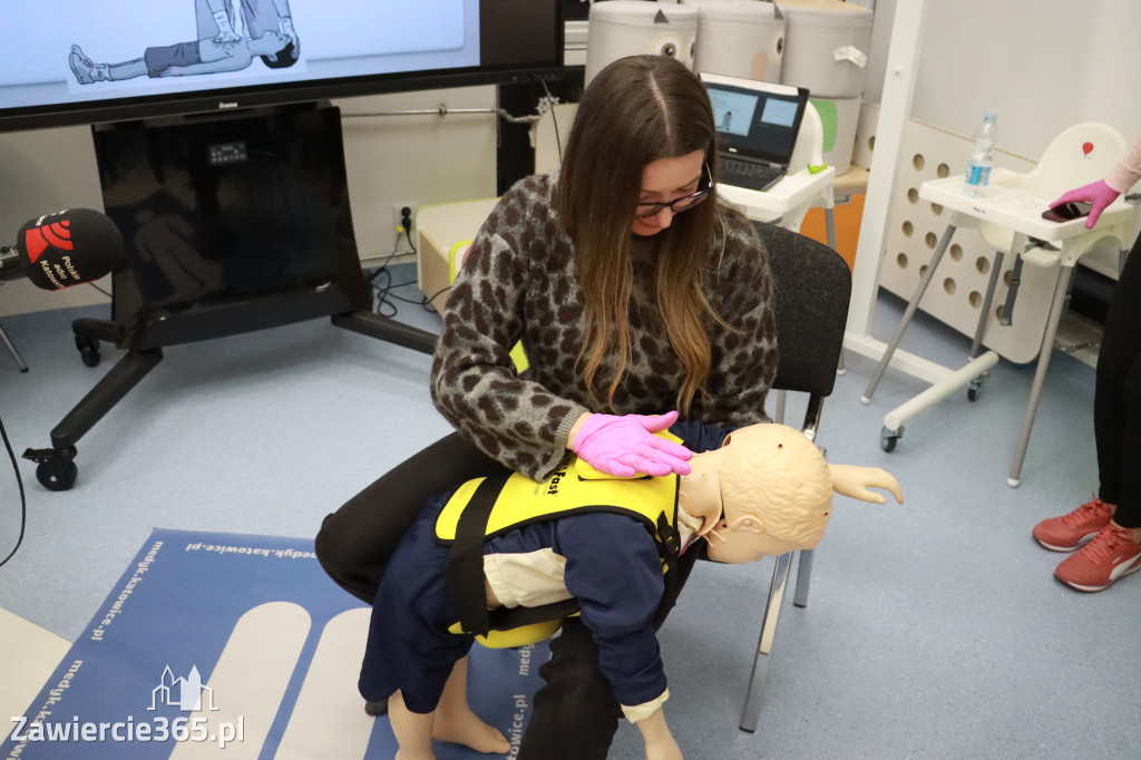 Fotorelacja: Szkolenie z pierwszej pomocy dla kadry Żłobka Miejskiego w Łazach