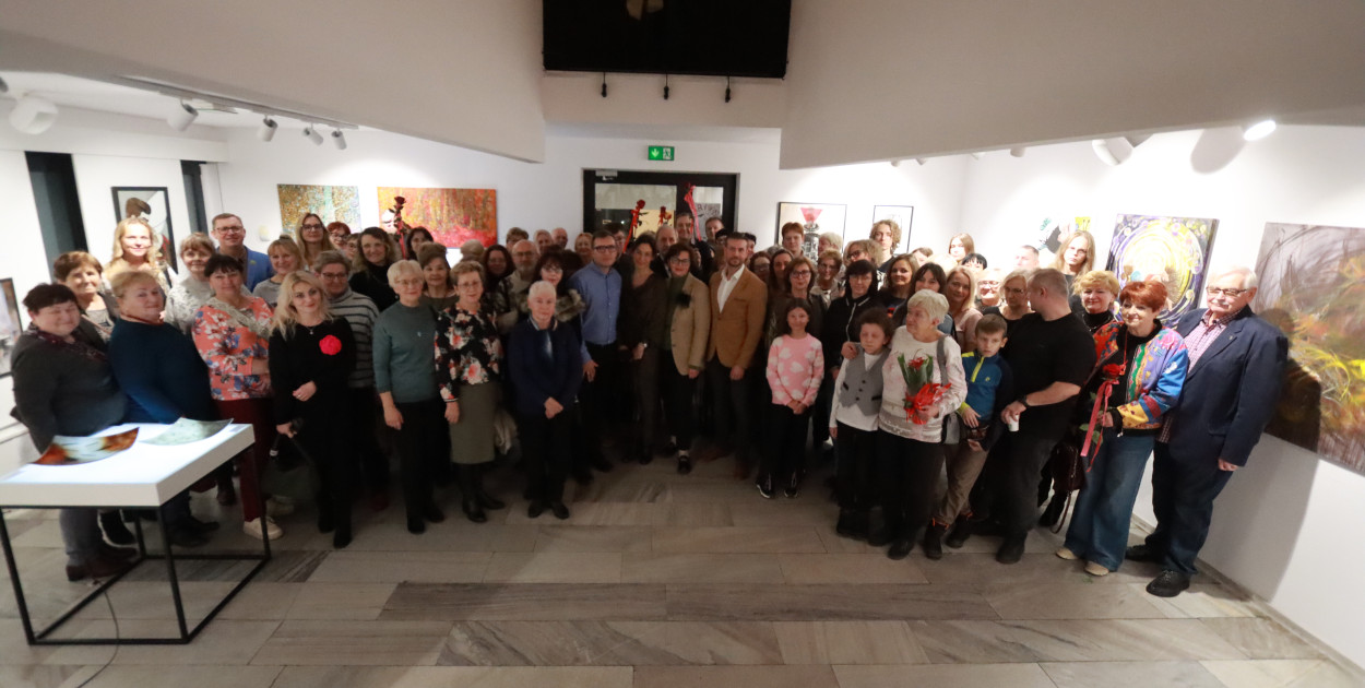 Fotorelacja: Wernisaż wystawy „Artyści na 110” w Zawierciu