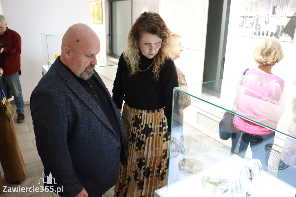 Fotorelacja: Wernisaż wystawy „Artyści na 110” w Zawierciu