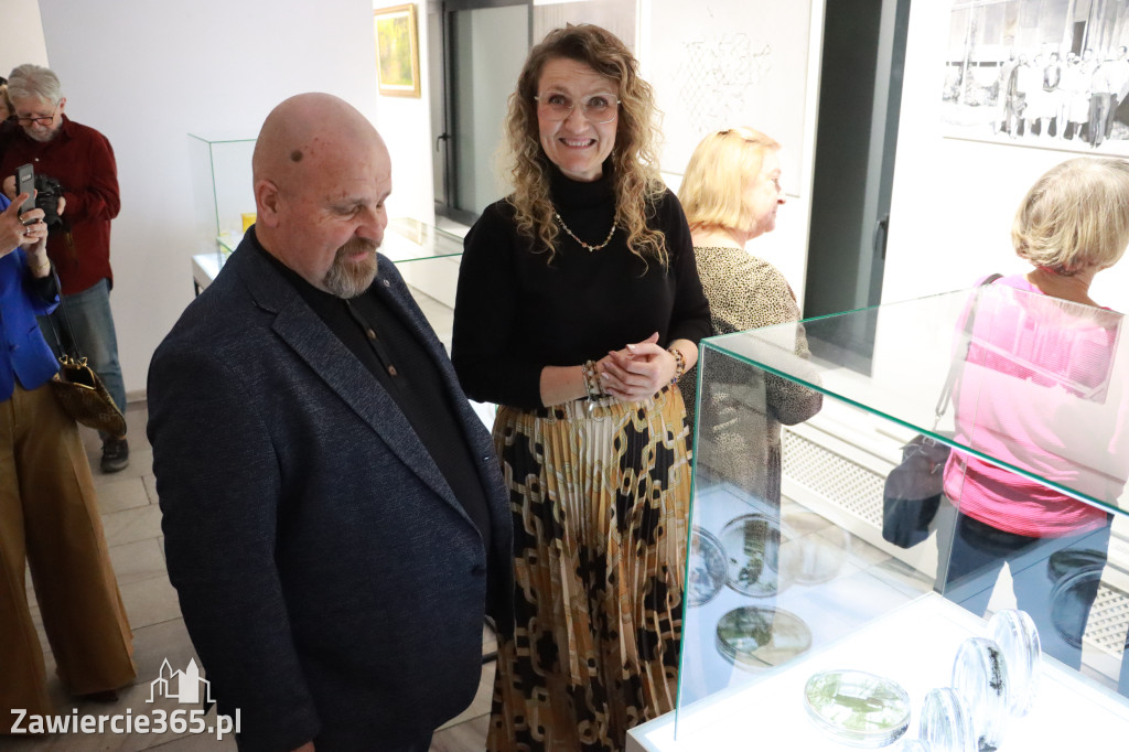 Fotorelacja: Wernisaż wystawy „Artyści na 110” w Zawierciu