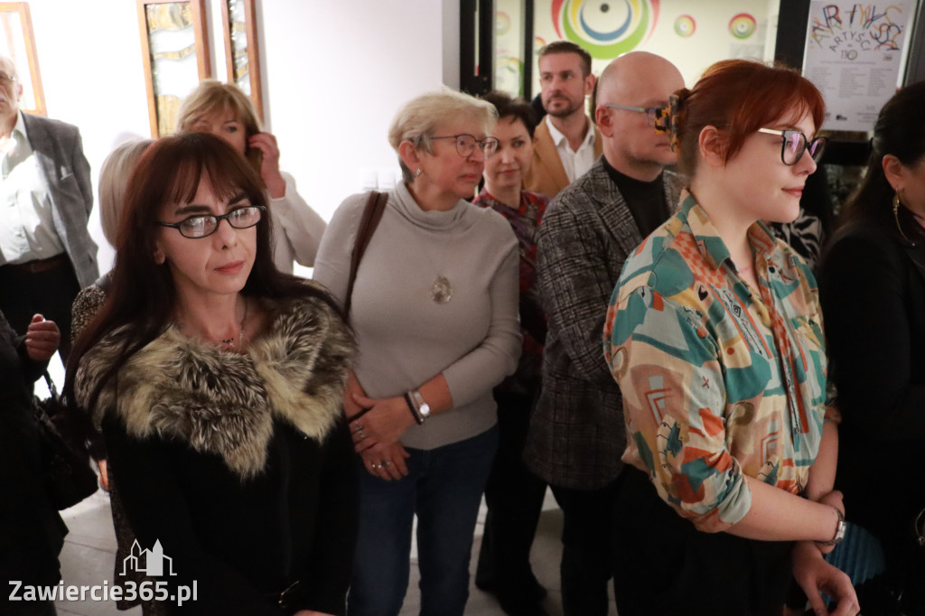 Fotorelacja: Wernisaż wystawy „Artyści na 110” w Zawierciu