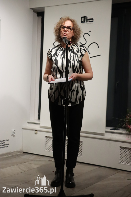 Fotorelacja: Wernisaż wystawy „Artyści na 110” w Zawierciu