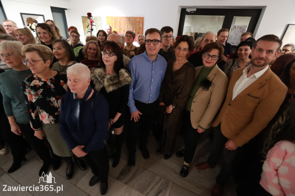 Fotorelacja: Wernisaż wystawy „Artyści na 110” w Zawierciu