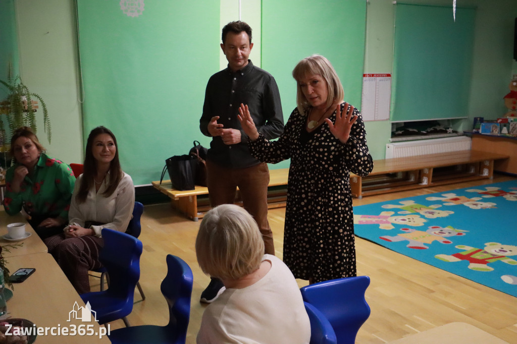 Fotorelacja: Spotkanie Grupy Wsparcia dla rodziców dzieci z niepełnosprawnościami w Przedszkolu nr 3 w Zawierciu